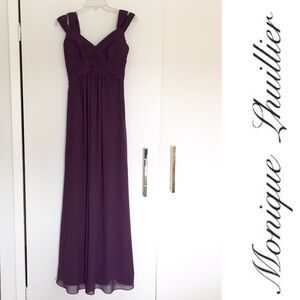 Must go// MONIQUE LHULLIER Gown